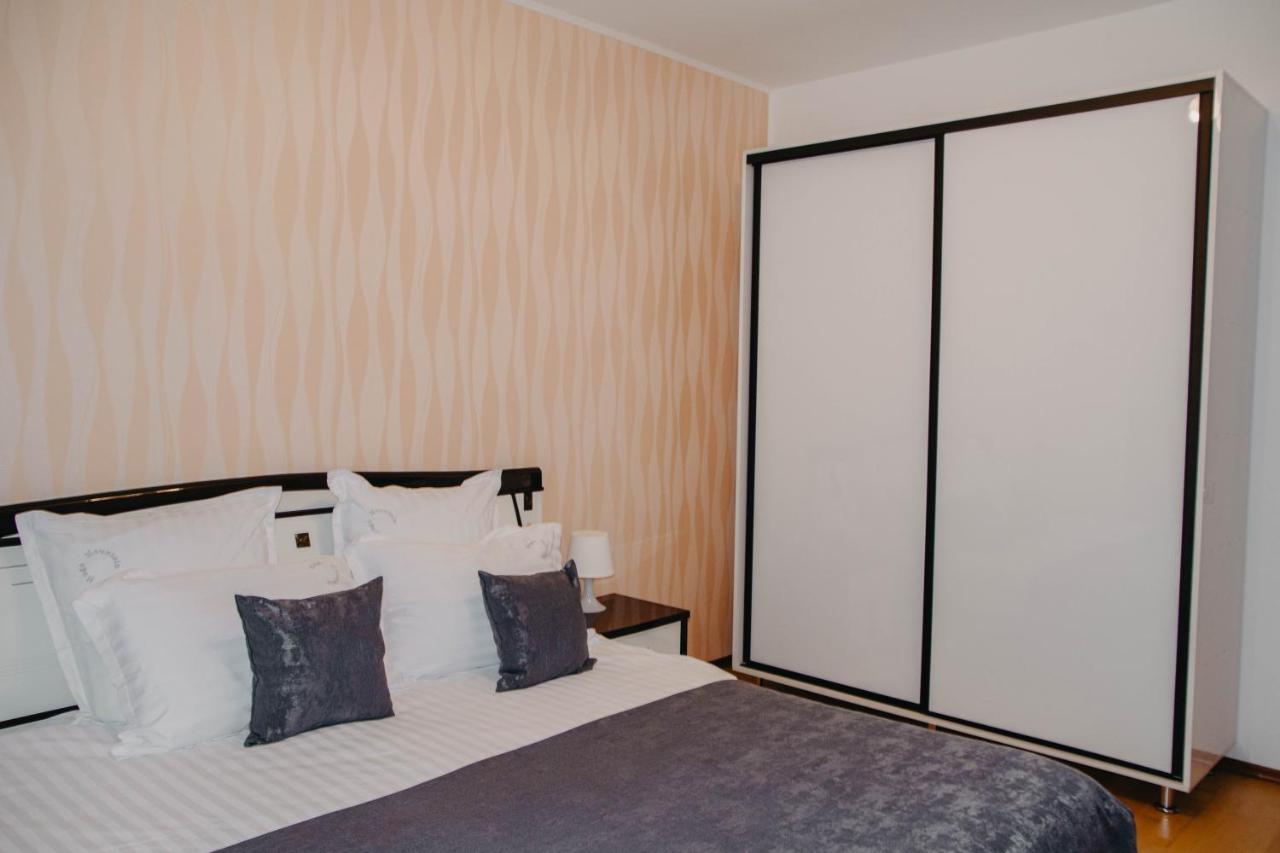 Hugo Mountain Apartman Sinaia Kültér fotó